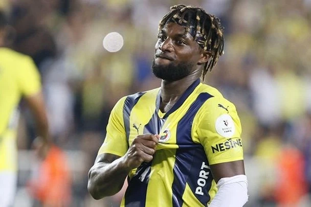 Kvaratsxeliyanın əvəzinə Fənərbaxçanın futbolçusu