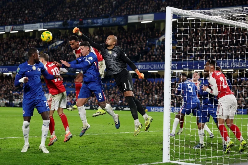 Arsenal Chelseayi Lig Kupası'nda Mağlup Etti: Yarı Final Maçı Sona Erdi