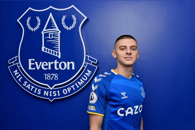 «Галатасарай» рассматривает трансфер Виталия Миколенко