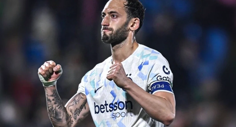 İnter Hakan Çalhanoğlu ilə yeni müqavilə imzalamaq istəyir