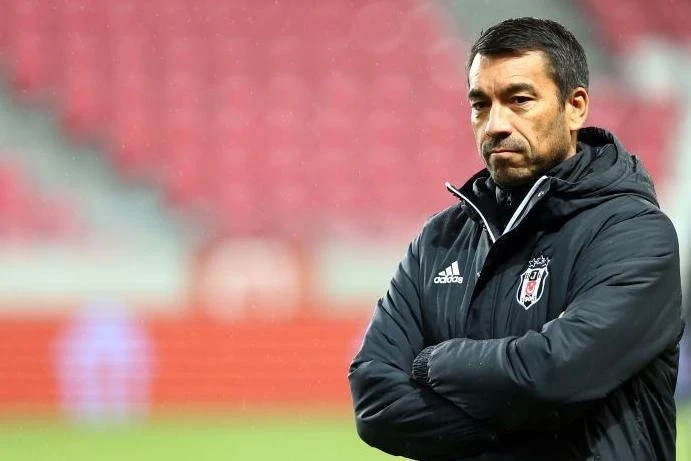 Covanni van Bronkhorst “Feyenoord”a baş məşqçi olaraq qayıdış etdi