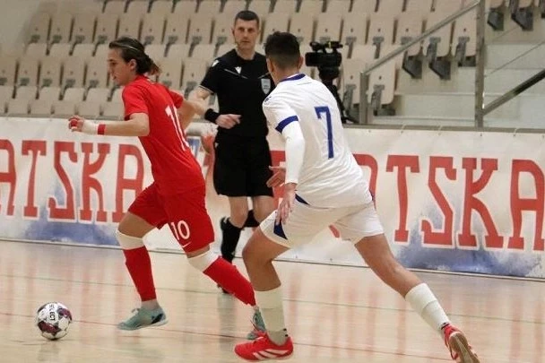Azərbaycan millisi ilk oyununda uduzdu