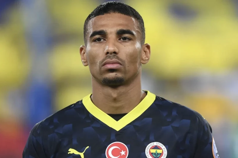 Spartak Fənərbaxçanın müdafiəçisi Cika üçün 5 milyon avro təklif edib