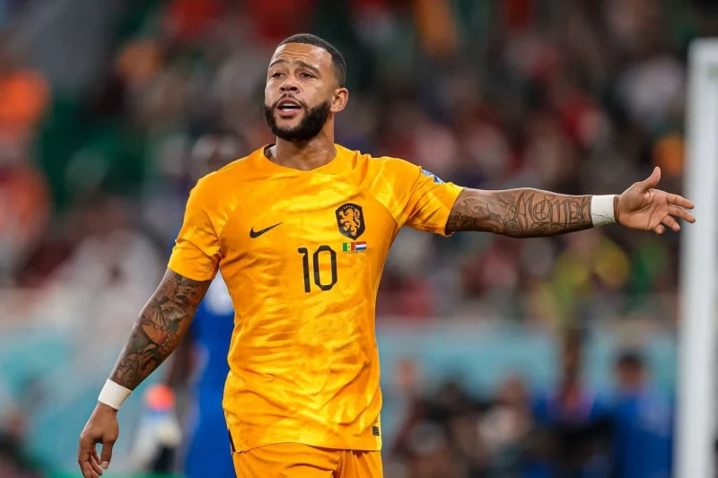 Depay “Korintians”dan ayrılıb, klubu cəzalandıracağına söz verib