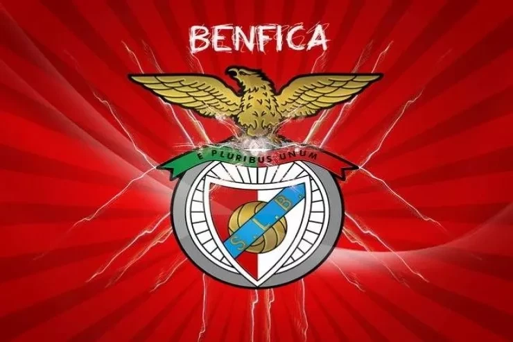 UEFA, Benfica'yı taraftarlarının ırkçı davranışları nedeniyle cezalandırdı