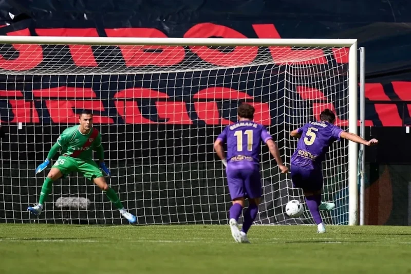 Elçe Rayo Vallecano'nu 3-0 məğlub edərək təhlükəli zonadan çıxdı