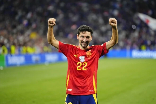 Pep Guardiola's confession about Jesus Navas: He should have stayed with us longer