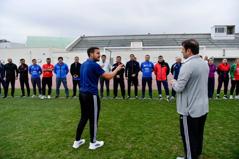 FIFA nümayəndələri Bakıda fiziki tərbiyə müəllimləri üçün seminar keçiriblər - FOTO