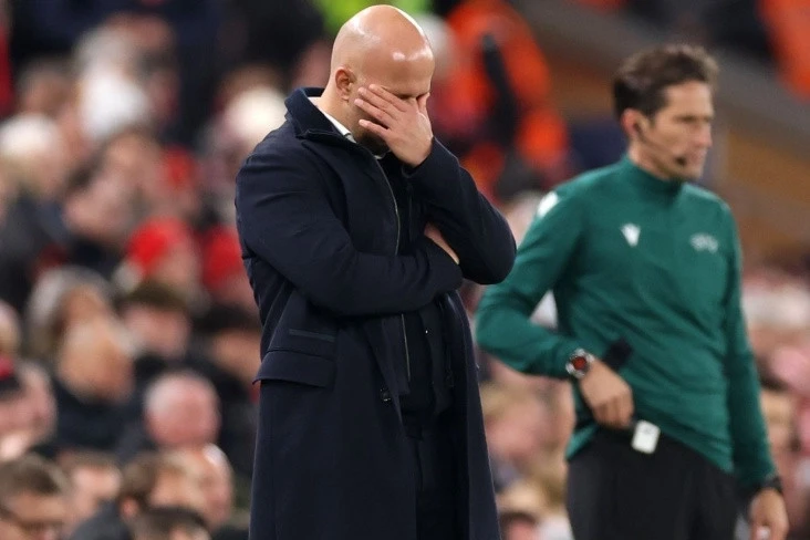 Arne Slot Explains Salah's Bench Decision