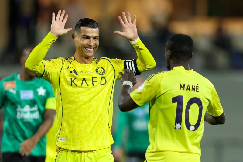Ronaldo scores in Al-Nassr's 5-0 victory over Al-Najma and helps his team rise to the top of the league