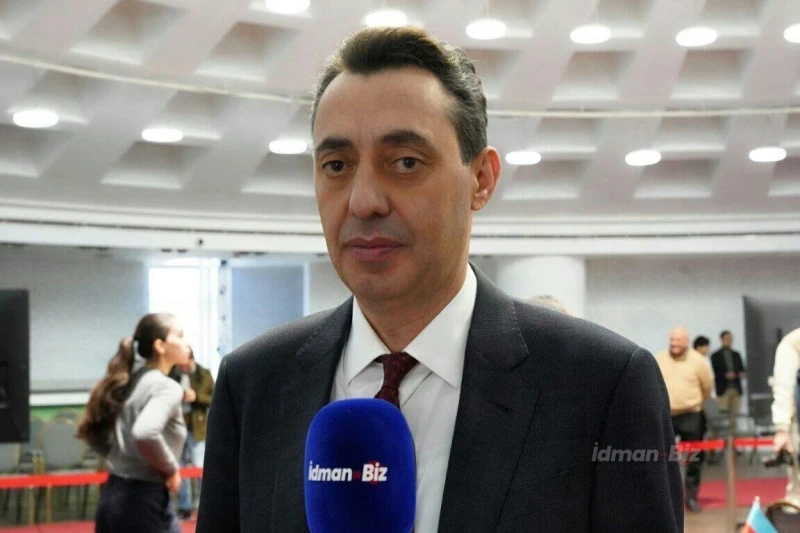 Ehtiram Quliyev Əliyar Ağayevdən və suyu oturaraq içən hakimlərdən can qurtarmağa çağırıb