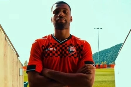 Qəbələ İbrahim Sanqareni heyətinə qatıb