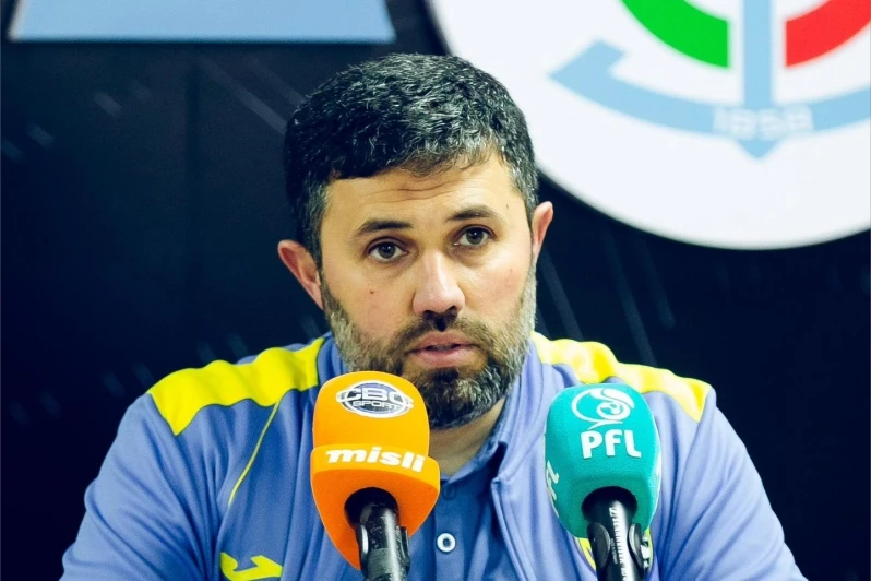 "Kəpəz"də dava: Baş məşqçi heyəti oyuna buraxmaq fikrində deyil