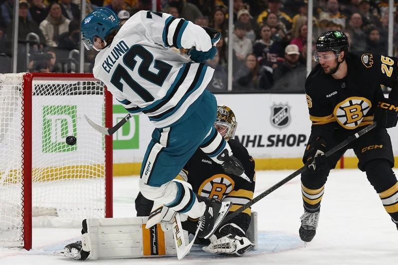 Villiam Eklundun Möhtəşəm Qolu Mövsümün Qoluna Namizəd Göstərildi