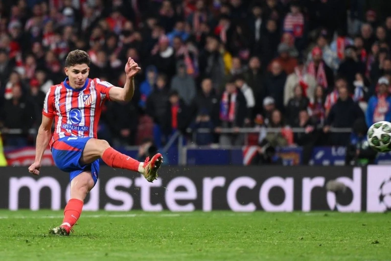 Barcelona Chooses Julian Alvarez as Main Target for Summer Transfer Window