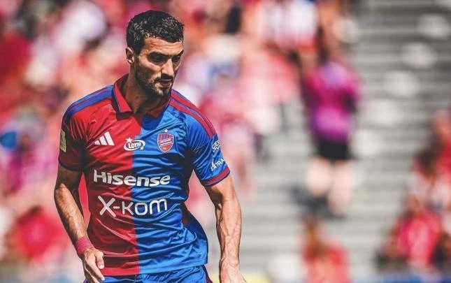 Mahir Emrelinin komandası Polşa çempionatında məğlubiyyətlə 시작 yaptı