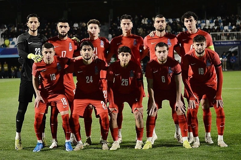 Fernandu Santos milli komandanın heyətini açıqlayıb