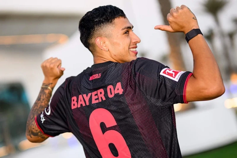 Bayer 04 midfielder Ezekiel Fernandes will be out for several weeks due to injury Bayer 04 midfielder Ezekiel Fernandes will be out for several weeks due to injury