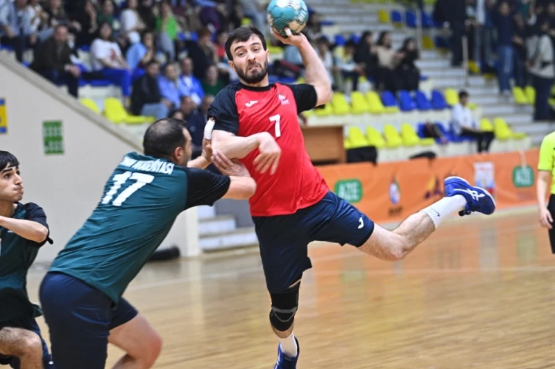 "Kür" liderliyini davam etdirir
