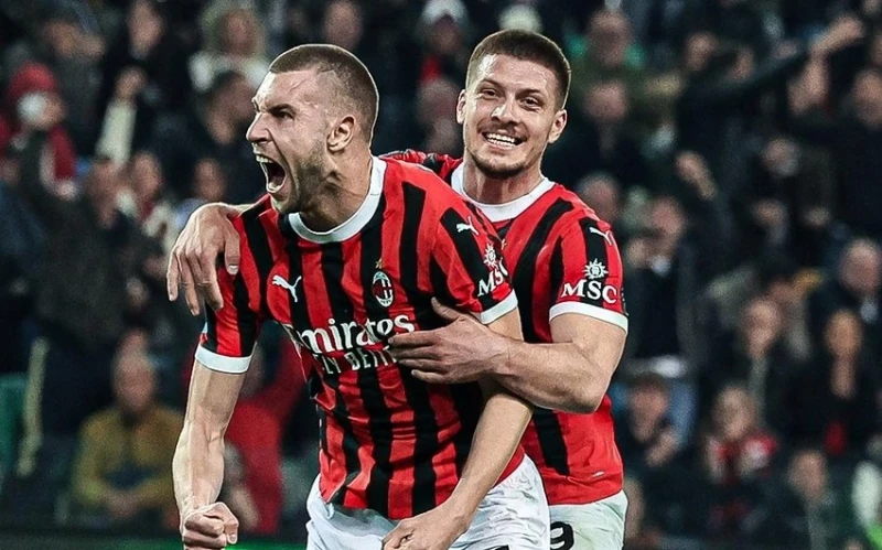 İtaliya Serie A: "Milan" səfərdə 4 qol vurdu