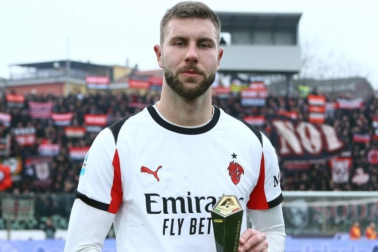 Çelsi Strahinya Pavloviç üçün Milana 40 milyon avro təklif edəcək