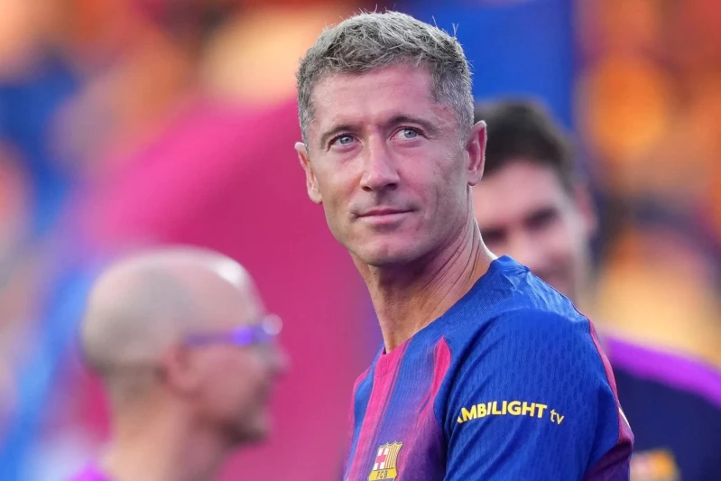 Lewandowski Agrees to Salary Cut to Stay at Barcelona