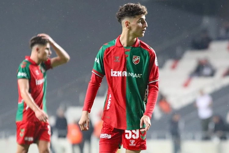 Fənərbaxça III Liqadan futbolçu transfer etdi