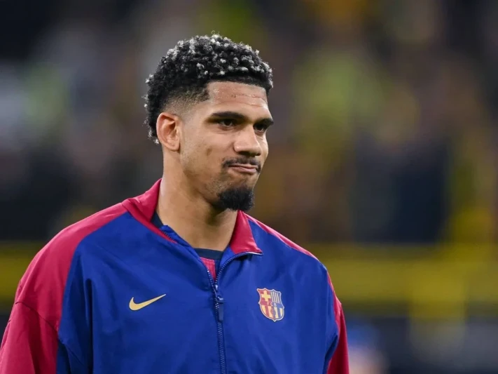 Liverpul Ronald Arauxonyu icarəyə götürüb