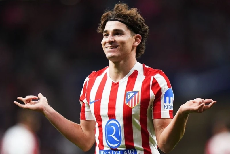 Argentinian footballers who scored a hat-trick in La Liga after Messi: Alvarez became the third