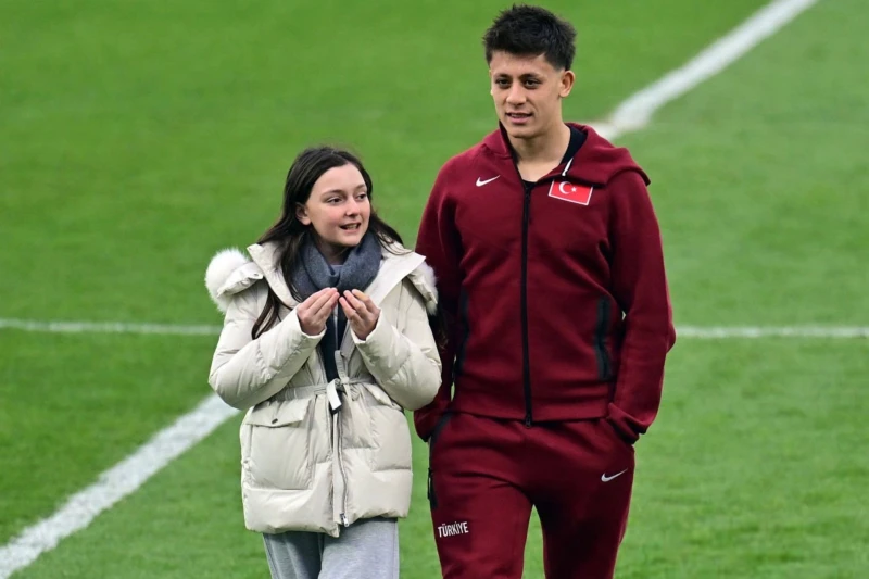 Arda Gülerin yanındakı qız TFF prezidentinin qızı imiş - VİDEO