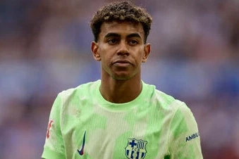 Lamine Yamal sağlık sorunları nedeniyle Barcelona antrenmanını kaçırdı ancak Sevilla'ya karşı oynaması bekleniyor