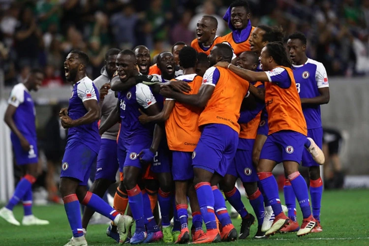 Haiti millisi: Stadionu hərbi bazaya &ccedil;evrilsə də, d&uuml;nya &ccedil;empionatına vəsiqə qazanan komanda