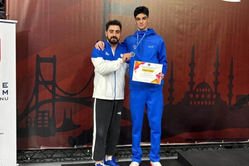 Qılıncoynadanımız İstanbulda gümüş medal qazanıb