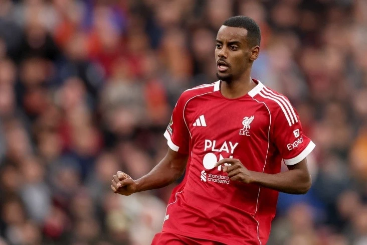 Ölüm təhdidləri alan Liverpul forvardı özünümüdafiə üçün bahalı it alıb