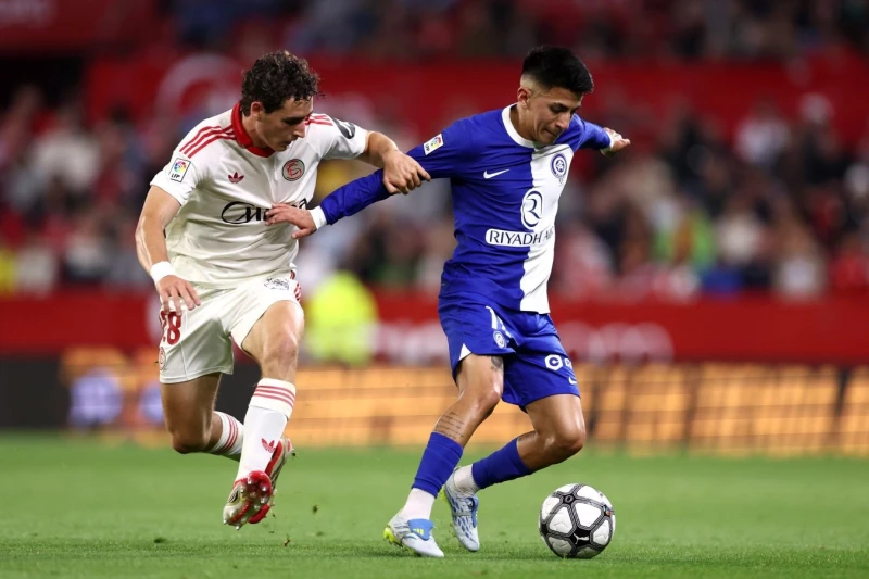 Sevilla Defeats Atletico Madrid, Barcelona Crushes Espanyol, Elche Wins Against Valencia, Real Sociedad and Alaves Draw in La Liga