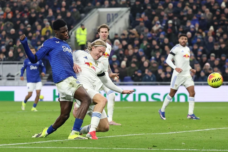 Everton Lidslə oyunda heç-heçə edib