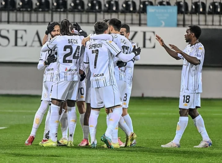 Misli Premyer Liqasında böyükhesablı qələbə rekordu təkrarlanıb