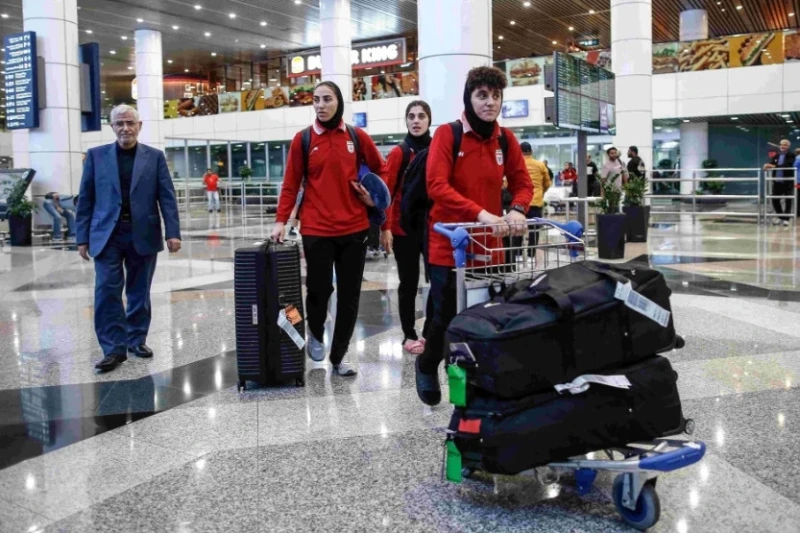Return of Iran women's national football team from Malaysia: Tension at the airport, asylum offer and label of traitor