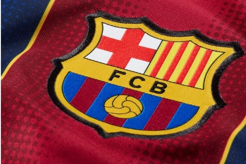 Barselona iki müdafiəçiyə maraq göstərir