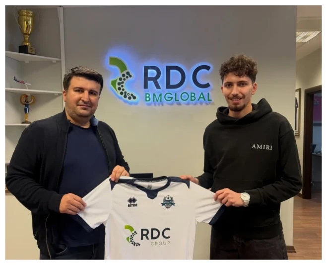 İmişli Orxan Fərəcovla müqavilə imzalayıb