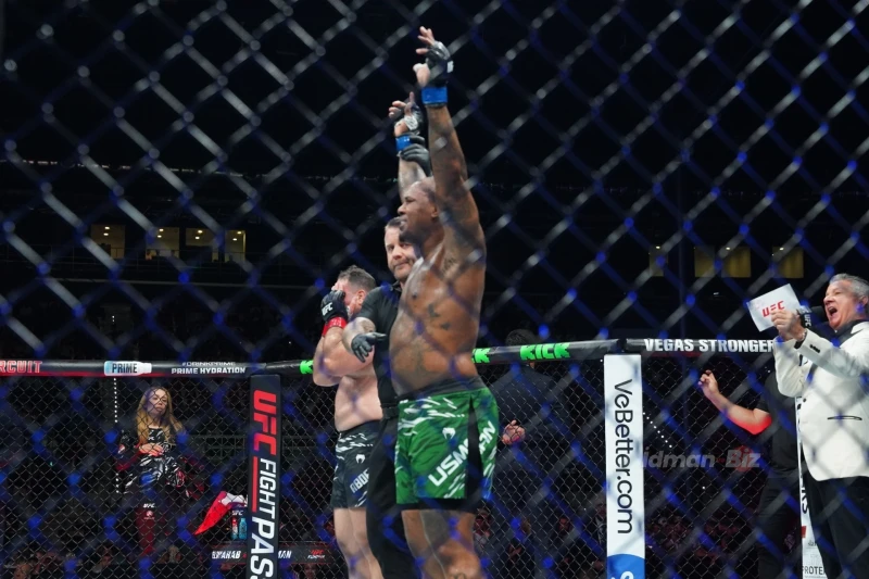 Вечер UFC в Баку: Победа Уланбекова, выступления азербайджанских бойцов - ОБНОВЛЯЕТСЯ/ВИДЕО