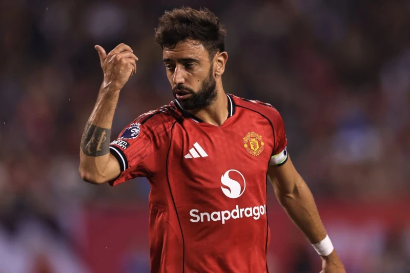 Bruno Fernandes: Manchester United'da Premier Lig ve Şampiyonlar Ligi'ni kazanmak istiyorum, ancak başarabileceğime emin değilim; Bruno Fernandes: Manchester United'da Premier Lig ve Şampiyonlar Ligi'ni kazanmak istiyorum, ancak başarabileceğime emin değilim;