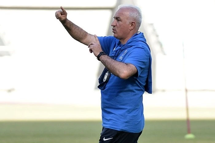Arif Əsədov: Futbolçuları itirmək olmaz