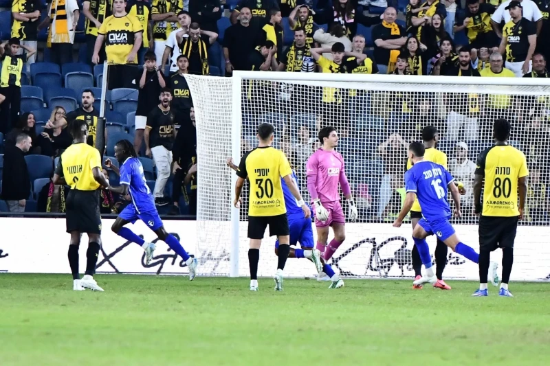 Rüfət Abdullazadənin komandası 1:1 nəticəni son anda bərabərlədi