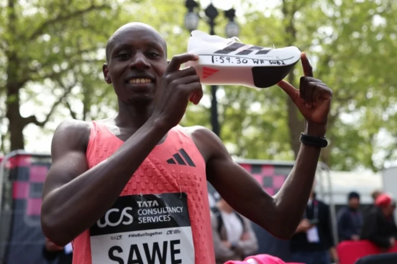 Sebastiyan Save London Marafonunda dünya rekordunu yeniləyib