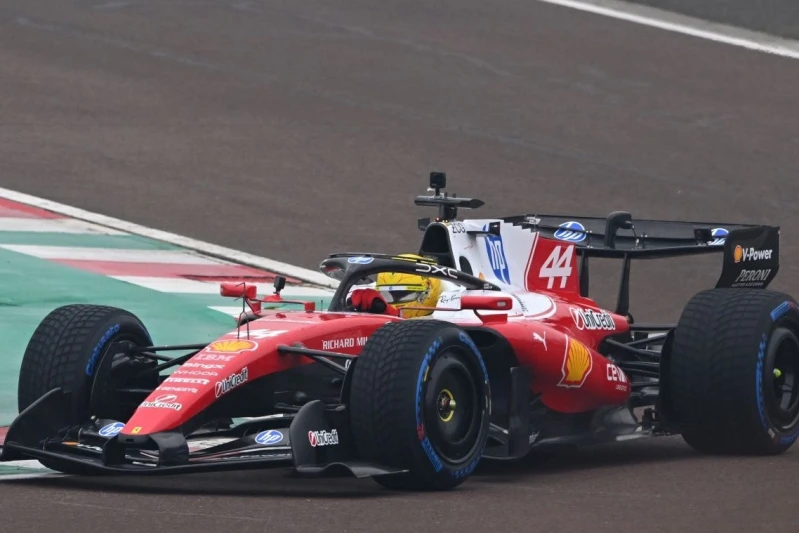 Ferrarinin yeni bolidi təqdimatda söndü, Hemilton idarə edirdi - İDDİA