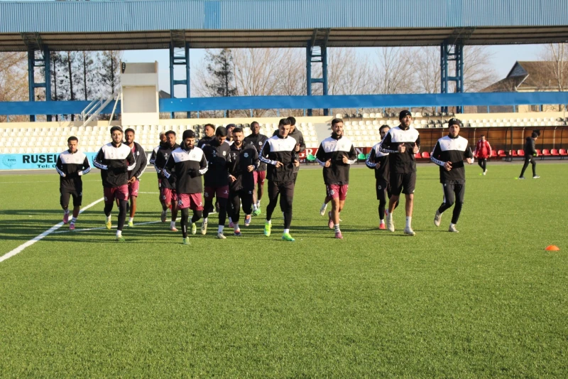 Karvan-Yevlax heyətini iki yeni futbolçu ilə gücləndirdi