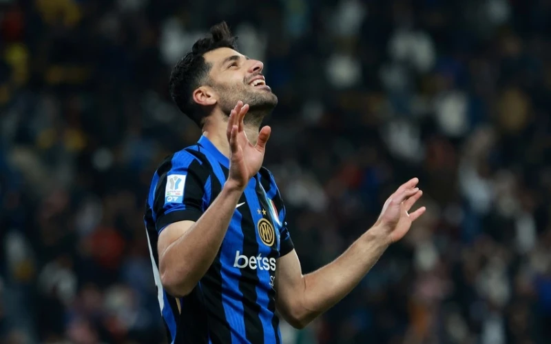 Mehdi Taremi Tehrandan 1000 km-dən çox məsafə qət edərək Buşehrə gedib