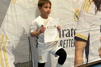 7 yaşlı azərbaycanlı Realın akademiyasına doğru