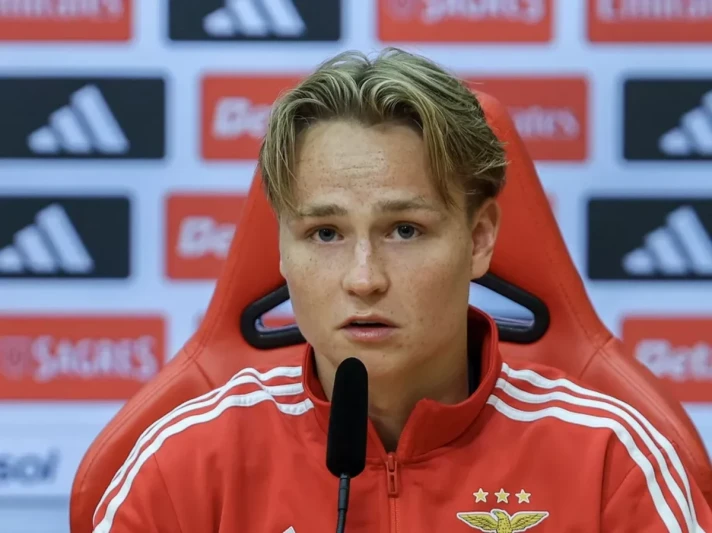 Barselona Benfikanın futbolçusu Andreas Şyelderupla maraqlanır